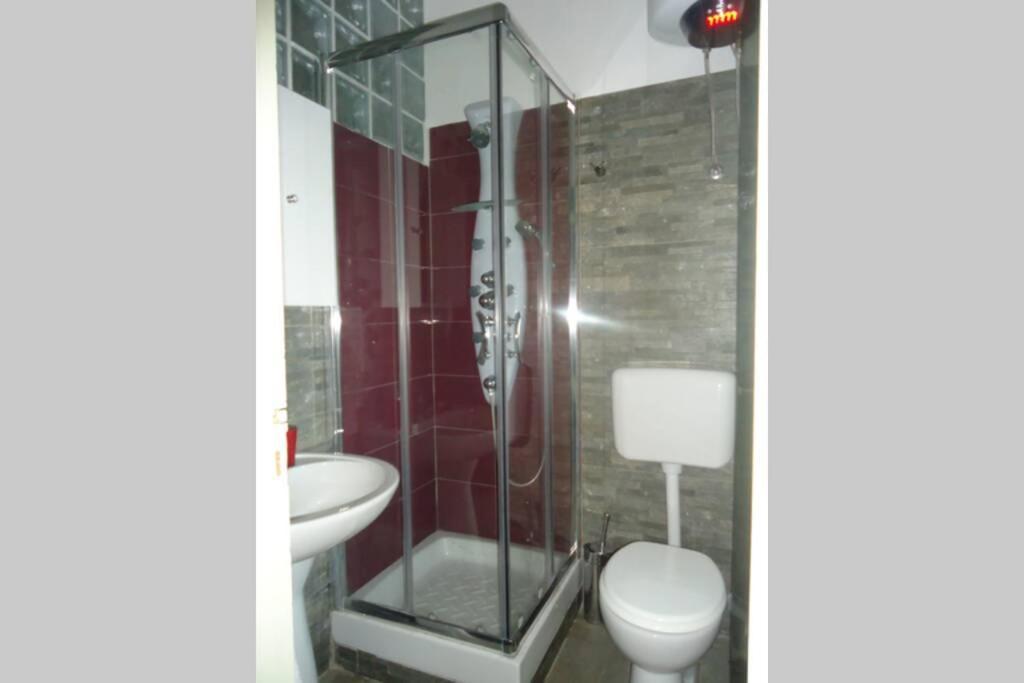 "Little Sicilian Home"-Room With A Private Bathroom & Kitchen -Fridge - And Shared A Beautiful Terrace On Hostel Taormina Center Luaran gambar