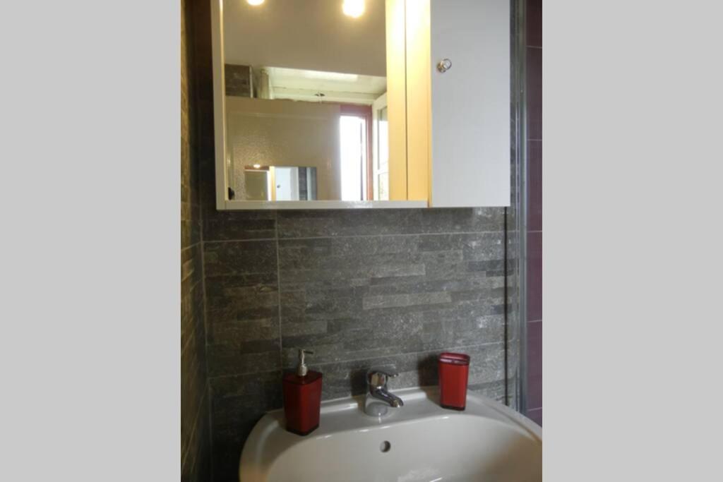 "Little Sicilian Home"-Room With A Private Bathroom & Kitchen -Fridge - And Shared A Beautiful Terrace On Hostel Taormina Center Luaran gambar