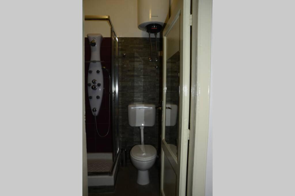 "Little Sicilian Home"-Room With A Private Bathroom & Kitchen -Fridge - And Shared A Beautiful Terrace On Hostel Taormina Center Luaran gambar