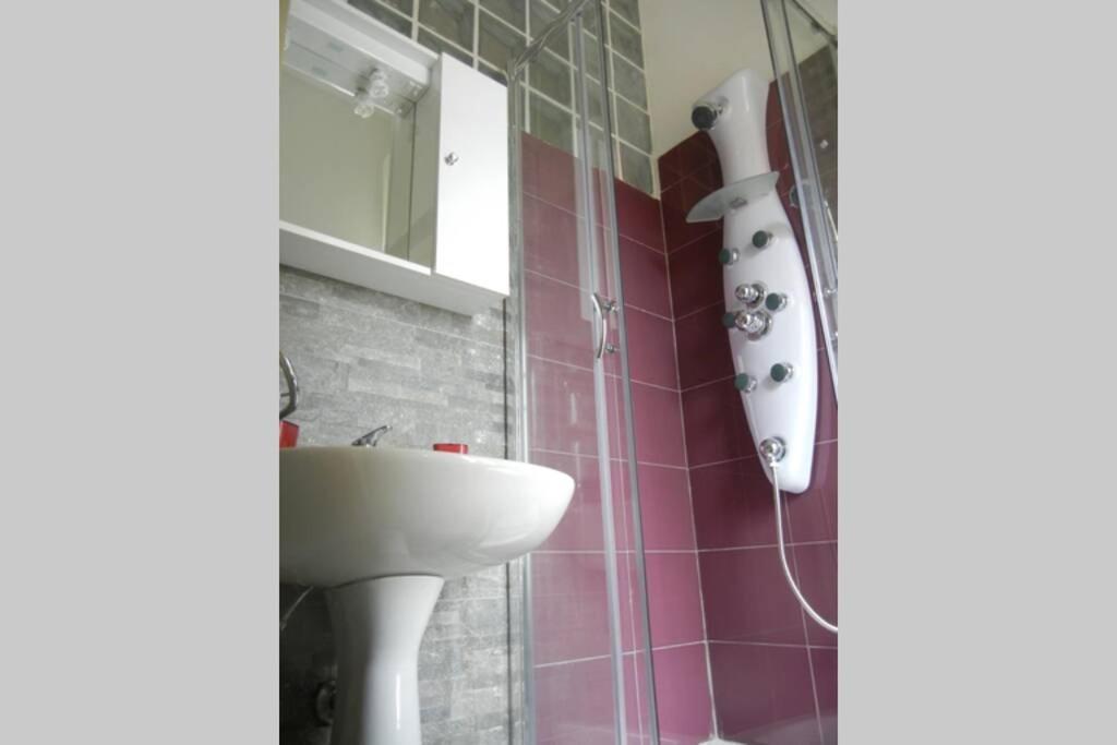 "Little Sicilian Home"-Room With A Private Bathroom & Kitchen -Fridge - And Shared A Beautiful Terrace On Hostel Taormina Center Luaran gambar